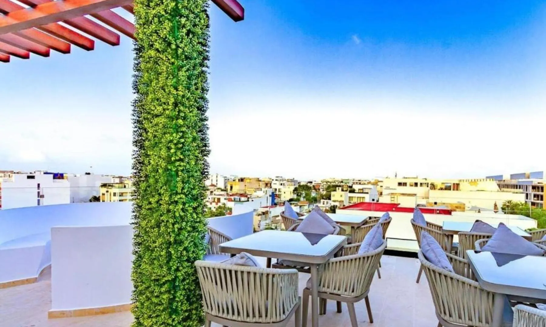 Radiant Rooftop Pool At Menesse 38Th Perfect Location Playa del Carmen Mexico